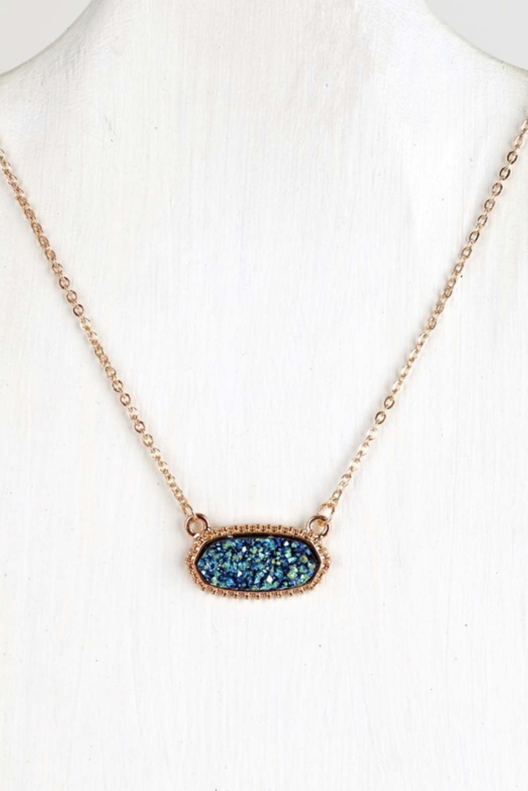 The Olivia Drusy Pennant Necklace in Midnight Blue
